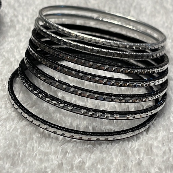 12 Gorgeous Black and Silver Bracelets - Picture 3 of 6